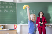 „Fast 400 Neuanstellungen an Lehrer*innen in Salzburg gab es während der Sommerferien“, so Bildungslandesrätin Daniela Gutschi.