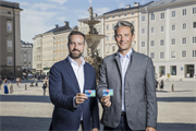 Keine Teuerung gibt es bei den Öffi-Tickets in Salzburg. „Die Preise bleiben 2024 gleich“, geben LH-Stv. Stefan Schnöll und Johannes Gfrerer, GF von Salzburg Verkehr, bekannt.