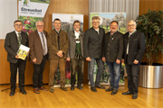 LR Josef Schwaiger mit Experten aus Bayern und Tirol bei der Jahreshauptversammlung des Salzburger Landesverbandes für Obst- und Gartenbaus im Heffterhof.