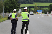 Die Durchfahrtssperre auf der B159 am kommenden Wochenende wird von der Polizei intensiv kontrolliert. (Symbolbild)