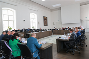 Beschlüsse zu insgesamt sechs Tagesordnungspunkten fassten heute die Auschüsse des Salzburger Landtags am Nachmittag.