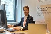 Der Salzburger Maximilian Flesch ist in Brüssel für das Finanzministerium in der Ständigen Vertretung Österreichs bei der EU tätig.